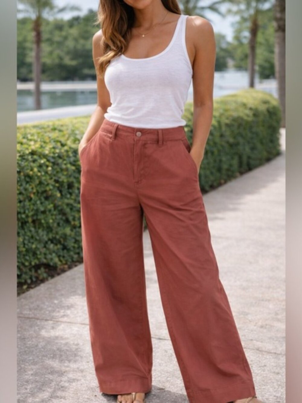 Wide leg high rise pants in rust - size 6